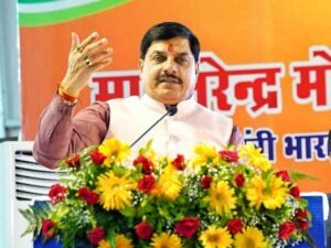 राहुल गांधी को नाना के पास चले जाना चाहिए