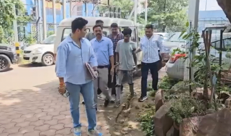 Adil arrested with smack in Bhopal: