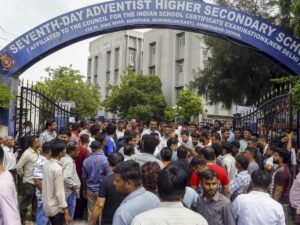सेवंथ डे एडवेंटिस्ट स्कूल पर लगे आरोप
