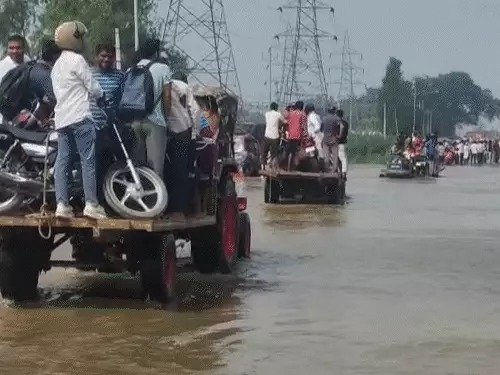 UP floods jharkhand rain deaths Himachal floods Bihar schools closed monsoon update 