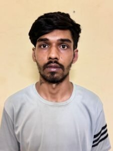 Adil arrested with smack in Bhopal: