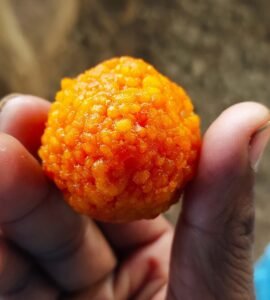 एक लड्डू ने मचाया बवाल