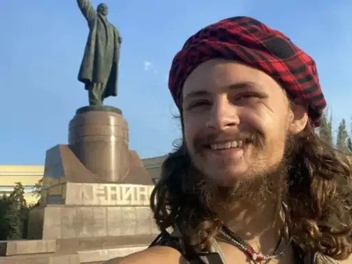 cia officer son fights for russia, putin honors american soldier