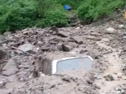 cloudburst himachal monsoon floods 2025