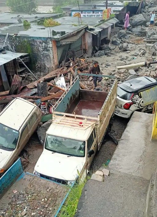  cloudburst tharali uttarakhand flood disaster army rescue chamoli rain