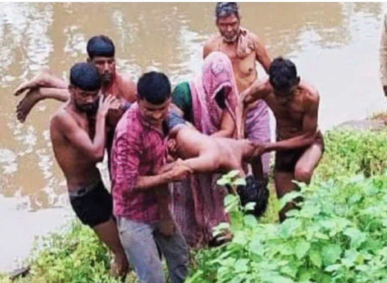 पत्नी को बचाने में गई पति की जान