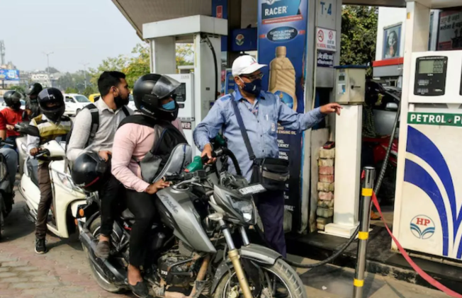 पे्ट्रोल पंप