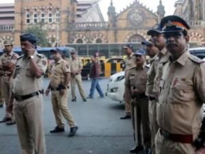 मुंबई को उड़ाने की धमकी