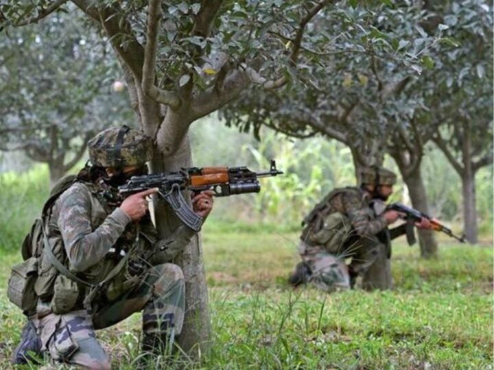 कुलगाम में सुरक्षाबलों और आतंकियों के बीच मुठभेड़