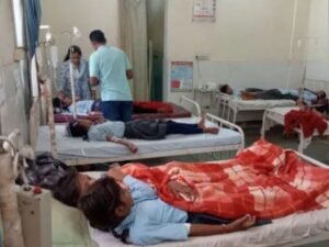 अस्पताल में भर्ती बच्चों का इलाज जारी