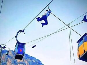 गुजरात के पावागढ़ महाकाली मंदिर में रोपवे हादसा