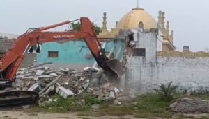 द्वारका में एक बार फिर चला दादा का बुलडोजर