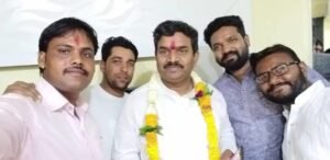 सांसद महेंद्र सिंह सोलंकी के साथ आरोपी