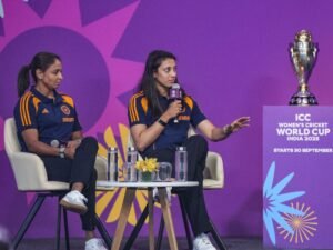 भारतीय कप्तान हरमनप्रीत कौर और स्मृति मंधाना