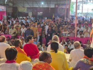 साधु संतों के साथ हुई इस बैठक में धीरेंद्र शास्त्री ने हिंदु के एकजुट होने, उन्हें जागरूक करने की बात कही।