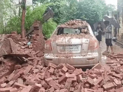 chandigarh flood sukhna lake danger level schools closed tree fall bus car 