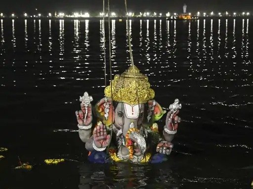 ganesh visarjan 2025 mumbai ai crowd control 180000 idols police security