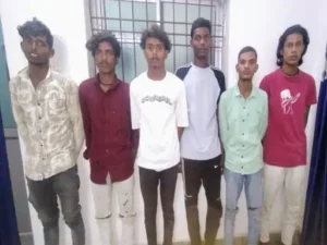 पुलिस ने 15 युवको को पकड़ा , इनमें 9 नाबालिग