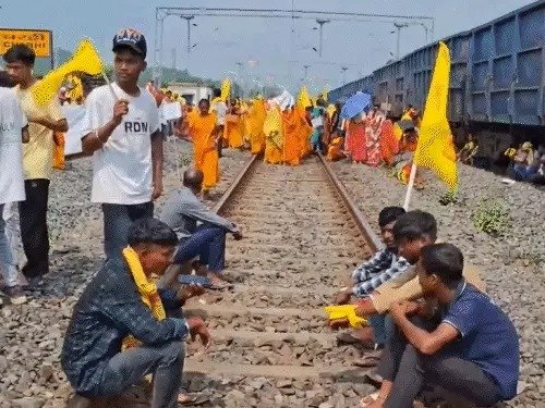 kudmi-samaj-protest-jharkhand-railway-stations-train-blocked, Kudmi-tribe-ST-demand