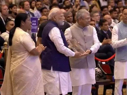 pm modi semicon india 2025 gdp growth  vikram 32 bit processor isro made in india