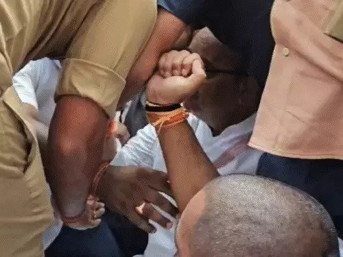 rahul gandhi raebareli visit 2025 rahul protest rahul roadshow