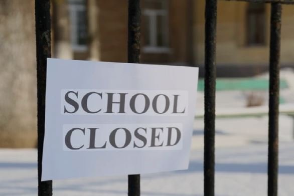 स्कूल बंद