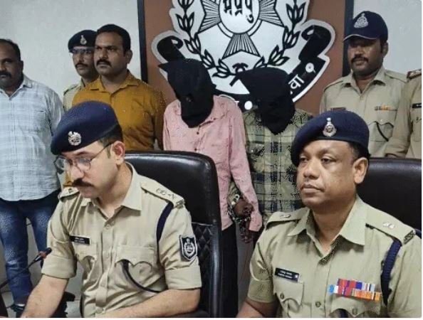 हिरासत में आरोपी