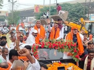  कुंदन कुमार के नामांकन में शामिल हुए मुख्यमंत्री देवेंद्र फडणवीस 