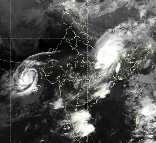 Cyclone Shakti to hit Maharashtra coast with 65 kmph winds. Heavy rains & sea storm warning issued. Deaths in Andhra & Odisha reported.