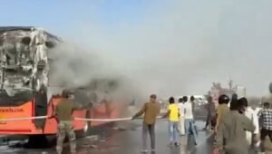 सेना और पुलिस ने मिलकर बुझाई आग