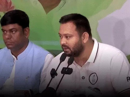 bihar-elections-anant-singh-stage-collapse-tejashwi-yadav