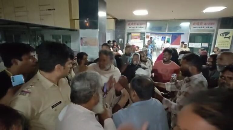 शहडोल में हिंसक झड़प से मचा बवाल: 10 से अधिक लोग घायल, रातभर सड़कों पर रहे अफसर