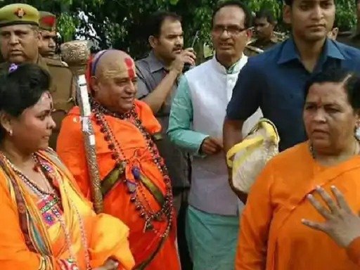 mahamandleshwar-murder-case pooja-shakun-pandey-love-marriage up 