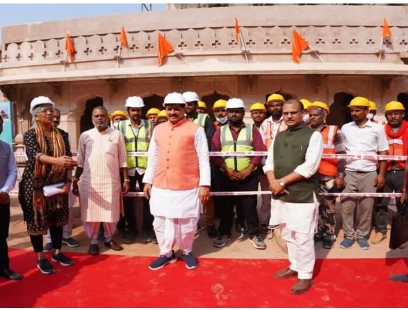 ओरक्षा में सीएम