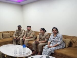 गाजियाबाद में पिछड़ा प्रकोष्ठ अध्यक्ष डॉ. छवि यादव हाउस अरेस्ट