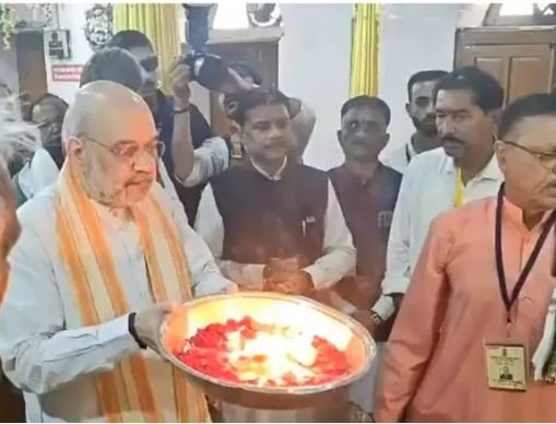 दंतेश्वरी मंदिर में शाह