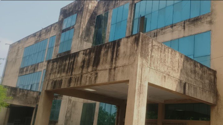 फॉर्मेसी भवन.