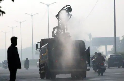 Delhi Pollution & Cold Wave Alert: AQI crosses 400