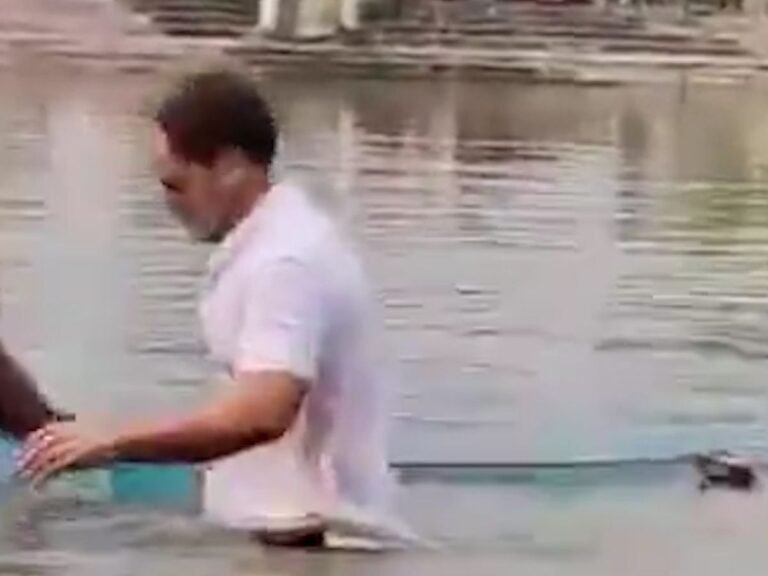 Rahul Gandhi fishing Begusarai