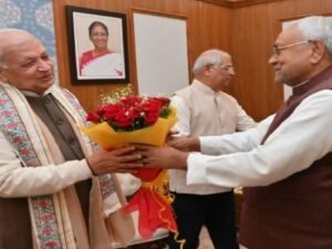 नीतीश कुमार ने राज्यपाल आरिफ मोहम्मद खान से मुलाकात की