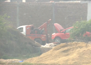 खंदावली गांव में मिली लावारिस गाड़ी