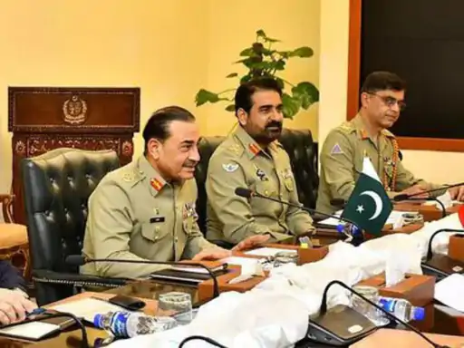 pakistan-supreme-court-revolt-against-army-chief