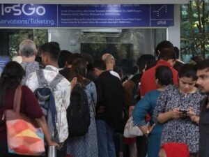 उड़ानों में 5% की कटौती