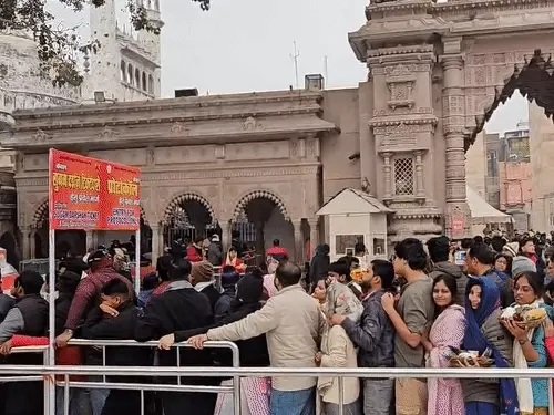 new-year-crowds-kashi-ayodhya-khatushyamji-jaisalmer