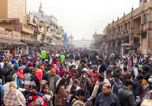 new year crowd india, ayodhya kashi crowd, khatu shyam darshan, omkareshwar vip darshan closed, religious places new year