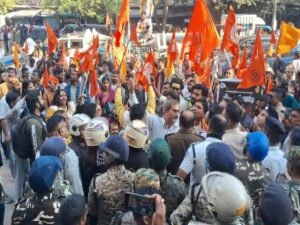 VHP ने बांग्लादेश हाई कमिशन को घेरा