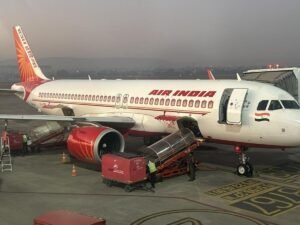 दिल्ली में कराई इमरजेंसी लैंडिंग