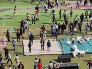 फैंस बुरी तरह से नाराज हुए