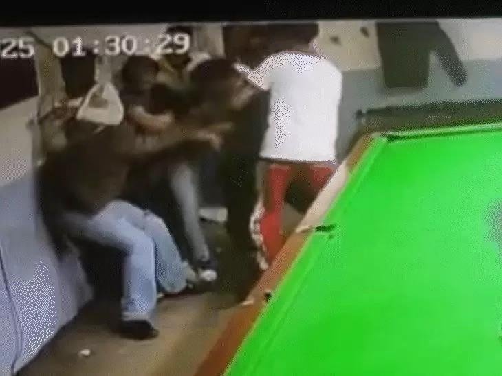 MP Local News: भोपाल के स्नूकर क्लब पर बेकरी संचालक पर जानलेवा हमला