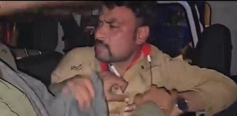 Chhatarpur viral news: आरक्षक ने कार में मारी टक्कर, SP ने किया सस्पेंड